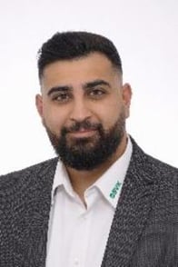 Yaser Bezek