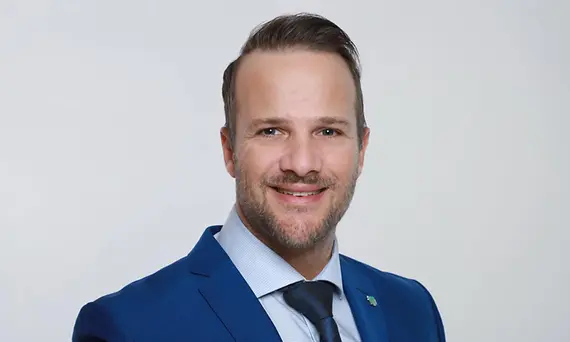 Danny Bach­mann