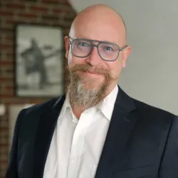 Dennis Petzel