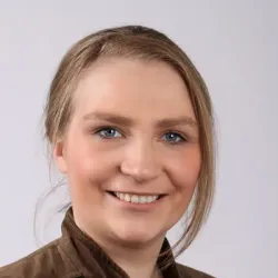 Julia De Nuzzo