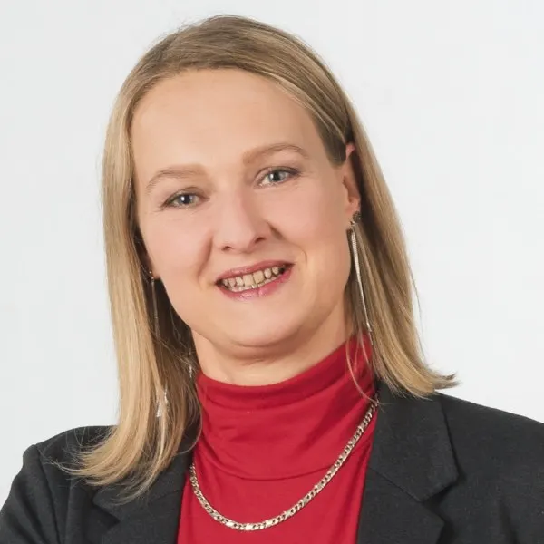 Carola Arnold