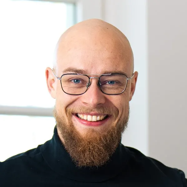 Adrian Schmidt