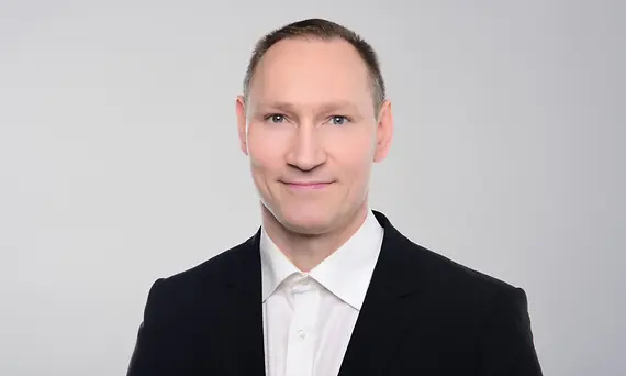 Tobias Fischer